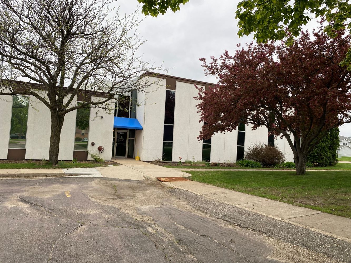 Waseca Office/Industrial - 299 Johnson Ave. - Lease: 299 Johnson Ave SW, Waseca, MN 56093